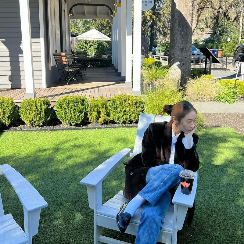 240419 vousmevoyez Instagram Update - KRYSTAL JUNG documents 2