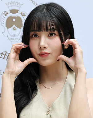 230912 Eunbi at Santa Maria Novella Korea Pop-up Store Opening Event