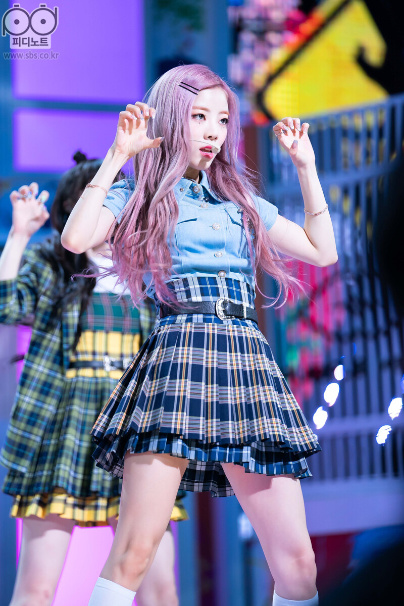 210912 PURPLE KISS - "Zombie" at Inkigayo documents 8