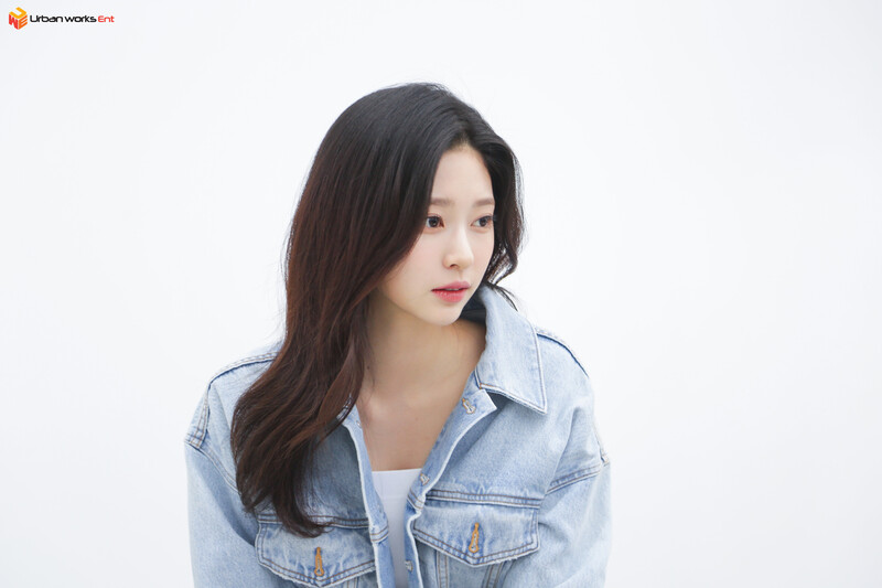 210923 Urban Works Naver Post - Minju 2021 Profile Photos Behind documents 9