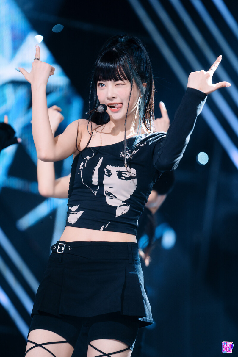 221106 LE SSERAFIM Eunchae - 'ANTIFRAGILE' at Inkigayo documents 10