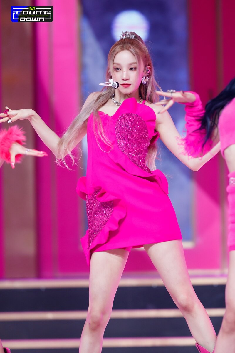 230518 (G)I-DLE Yuqi 'Queencard' at M Countdown documents 12