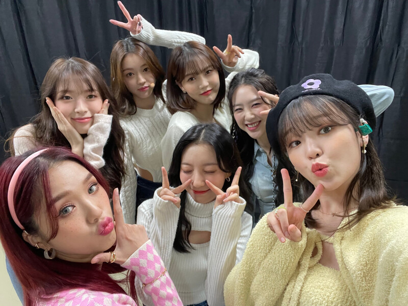 211120 OH MY GIRL Twitter Update documents 2