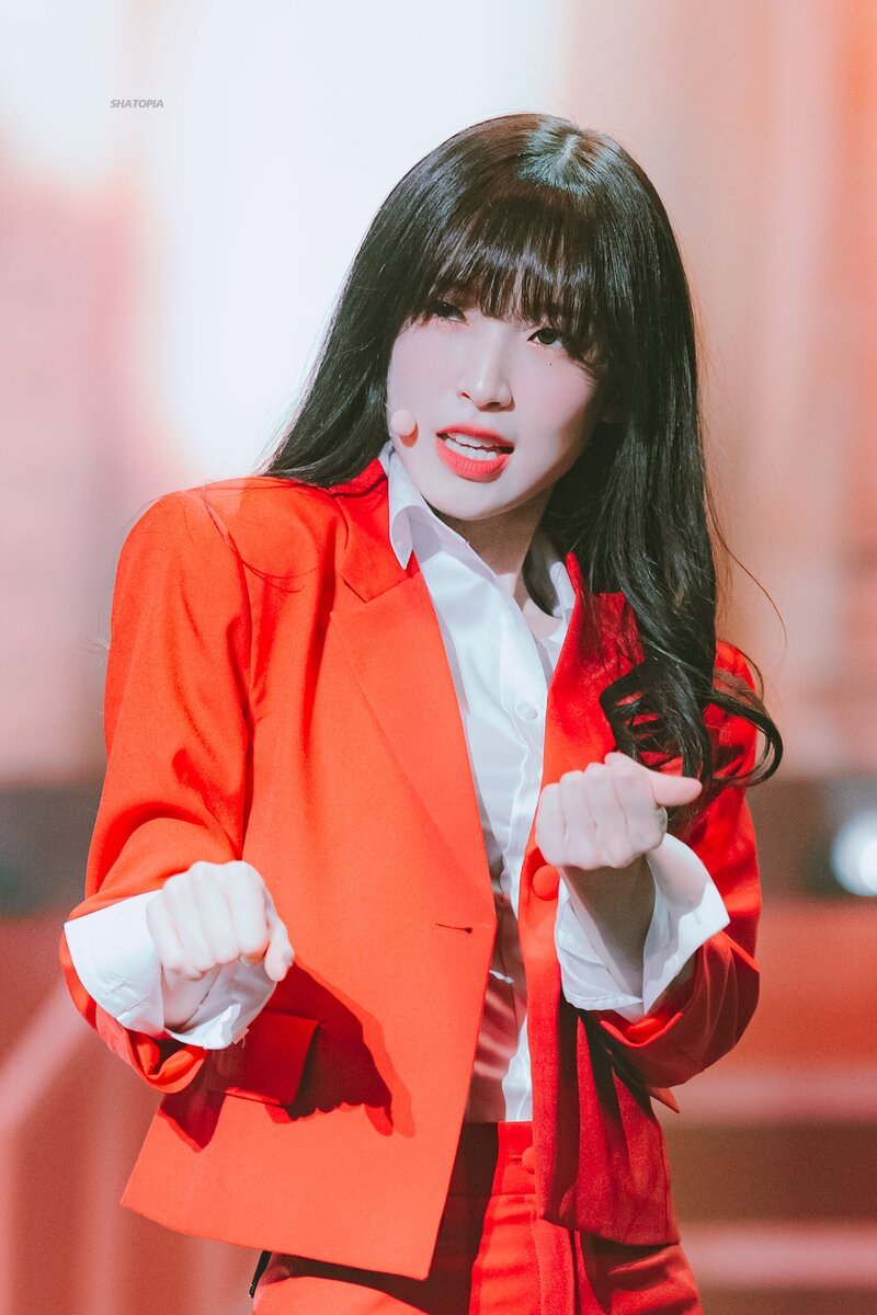 220430 Oh My Girl's Arin at 7th Anniversary Fanmeeting documents 3