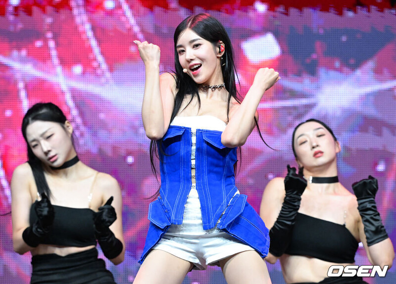 230802 Kwon Eunbi - "The Flash" Comeback Showcase documents 12