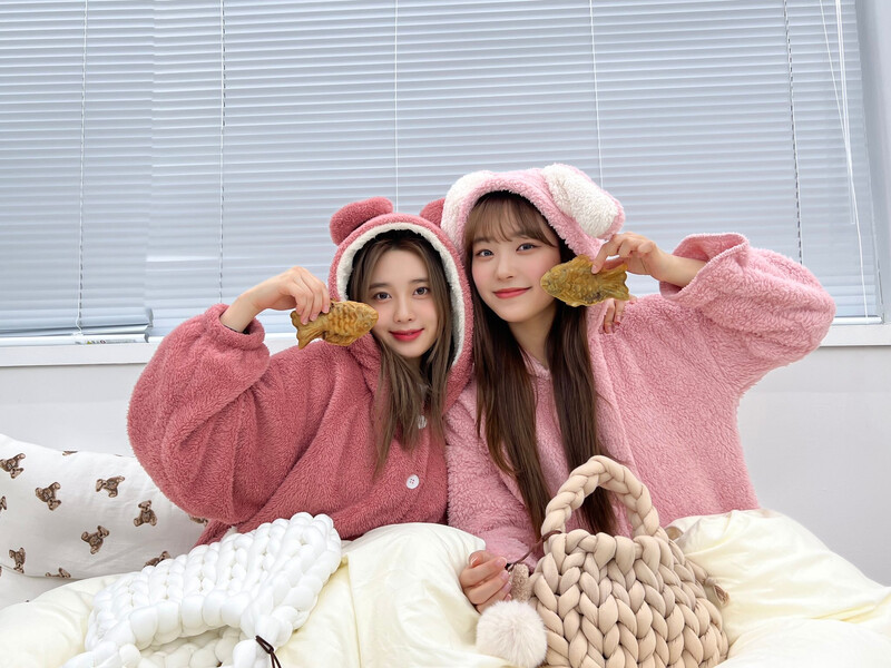 221202 LIGHTSUM Twitter Update - Nayoung and Yujeong | kpopping
