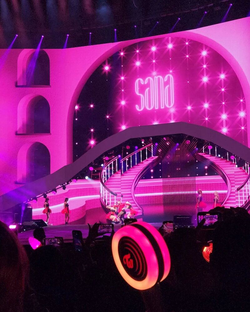230503 TWICE Sana - ‘READY TO BE’ World Tour in Sydney Day 2 documents 8