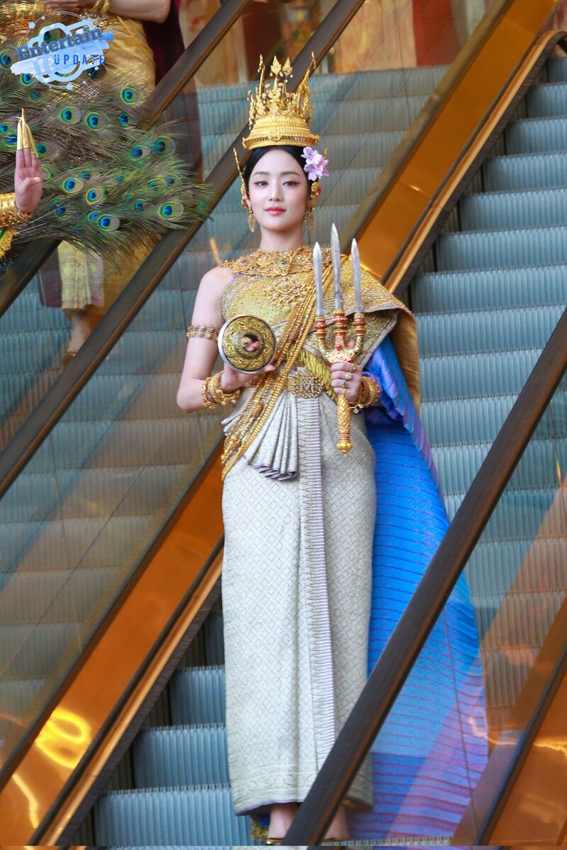 240414 (G)I-DLE Minnie - Songkran Celebration in Thailand documents 19