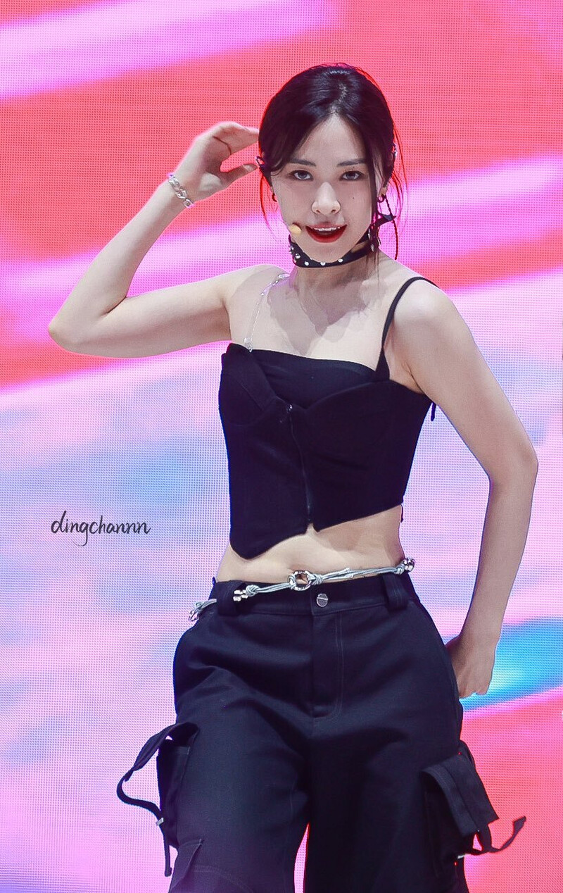 230520 ITZY Ryujin - Head In The Clouds Festival documents 3