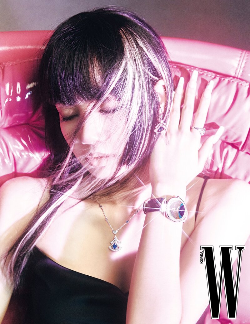 LISA for WKorea Cool Retro - August 2021 Issue documents 2