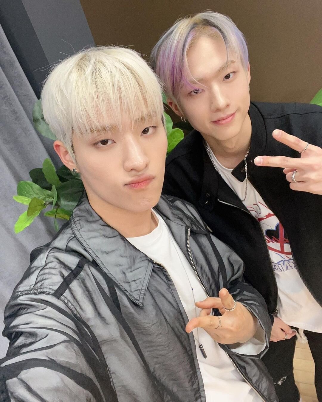 230523 EBS FM Korean Instagram Update - Keeho and Jiung | kpopping