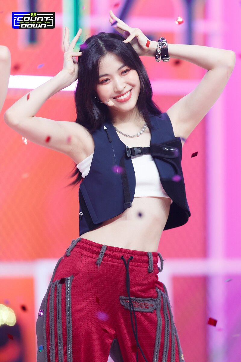 220721 ITZY Ryujin - 'SNEAKERS' at M Countdown documents 1
