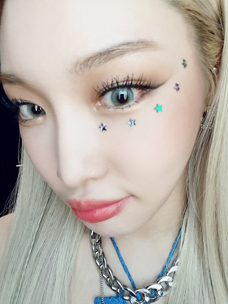 220826 Chungha Twitter Update documents 7