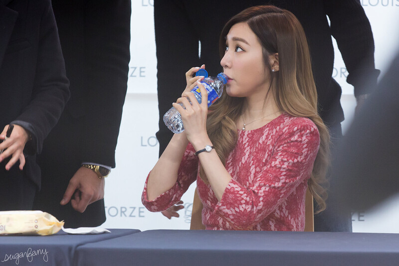 151127 Girls' Generation Tiffany at Louis Quatorze Busan Fansign documents 3