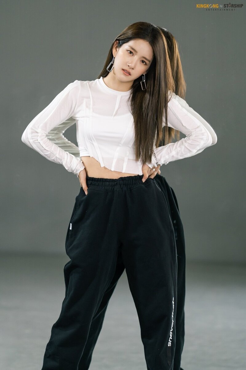 211107 Starship Naver Post - Exy's "IDOL: The Coupe" Poster Photoshoot documents 10
