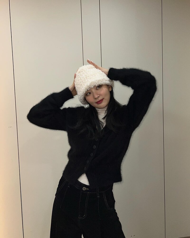 211217 Red Velvet Seulgi Instagram Update documents 8