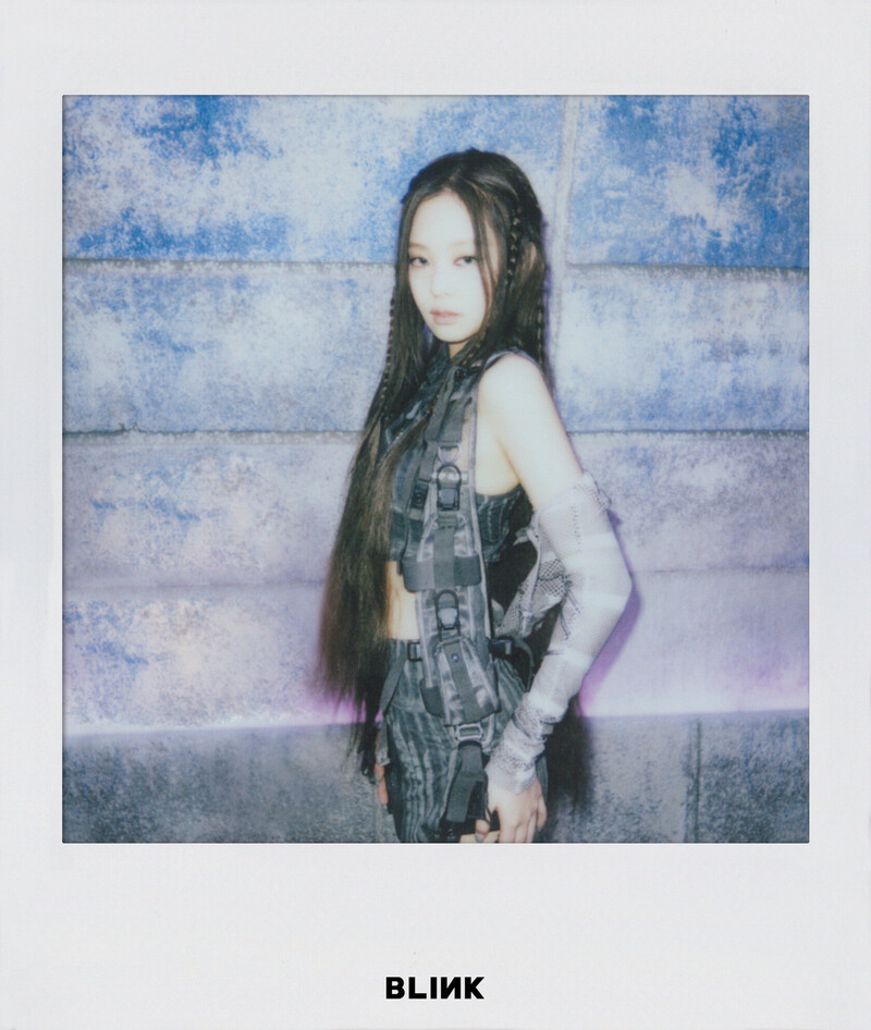 220902 BLACKPINK Weverse update - 'Pink Venom' Behind Photos (Polaroid Ver.) documents 6