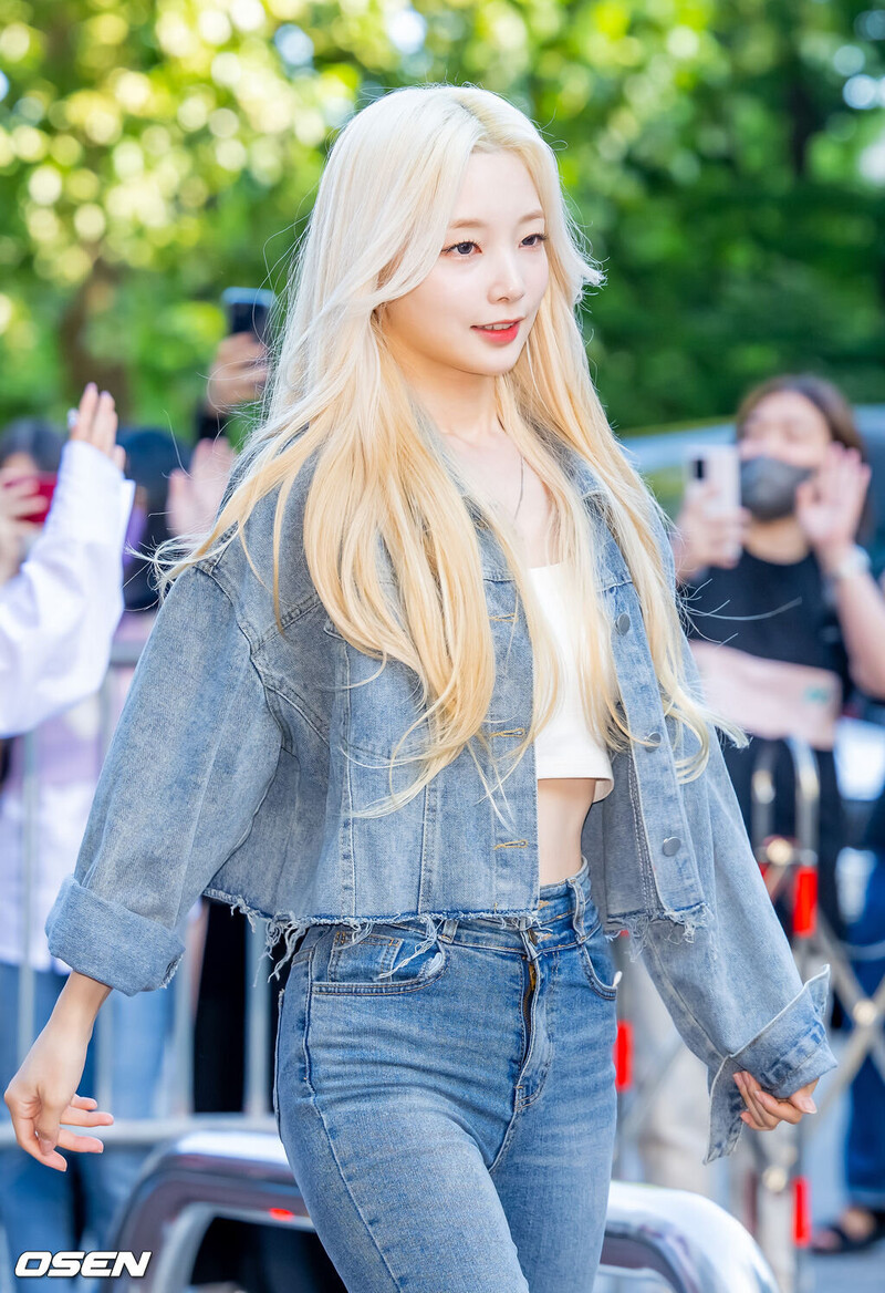 220902 Rocket Punch Yeonhee - Music Bank Commute documents 3