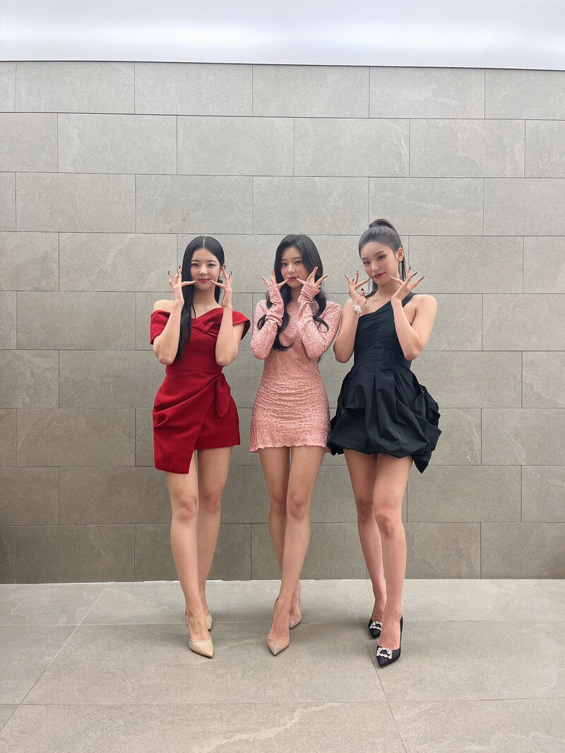 221204 Music Cure Twitter UPdate - Lia, Yeji & Minju documents 1