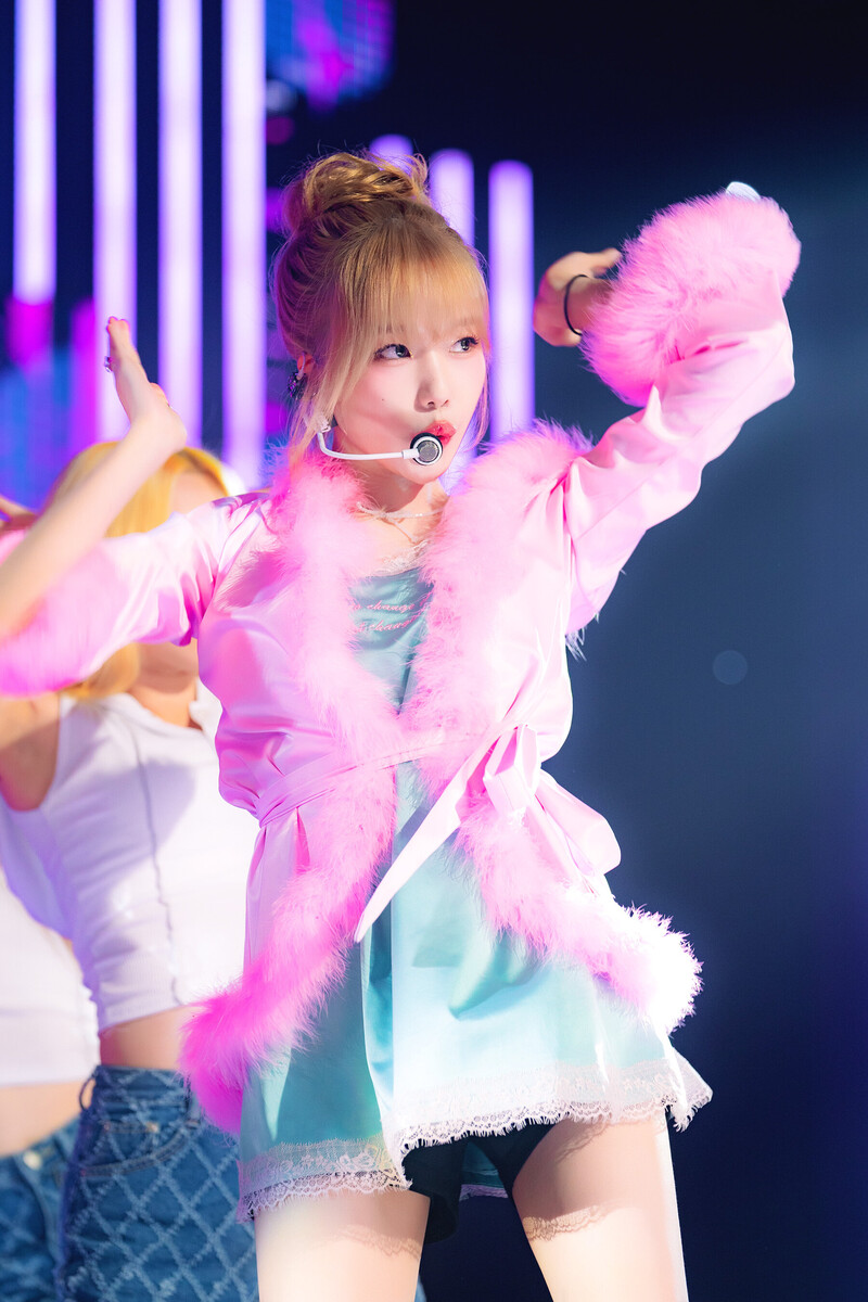 230813 JO YURI - 'TAXI' at Inkigayo documents 1