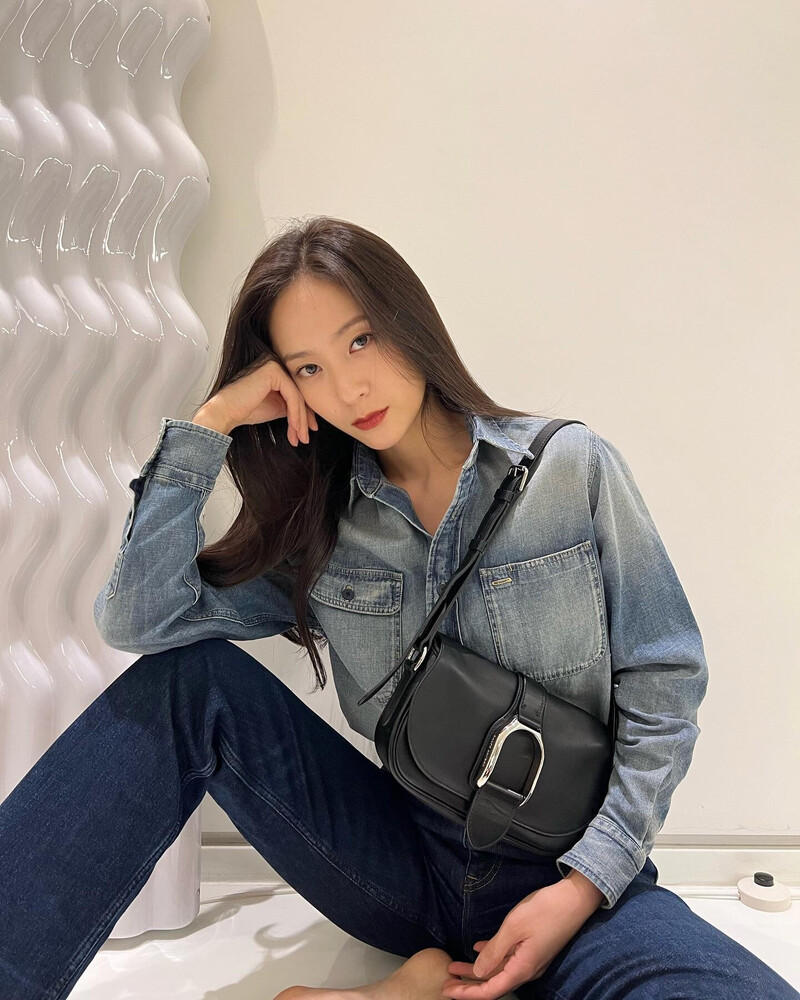 220310 Krystal Instagram Update documents 1