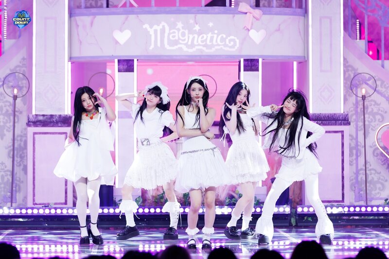 240328 ILLIT - 'Magnetic' and 'My World' at M Countdown documents 5