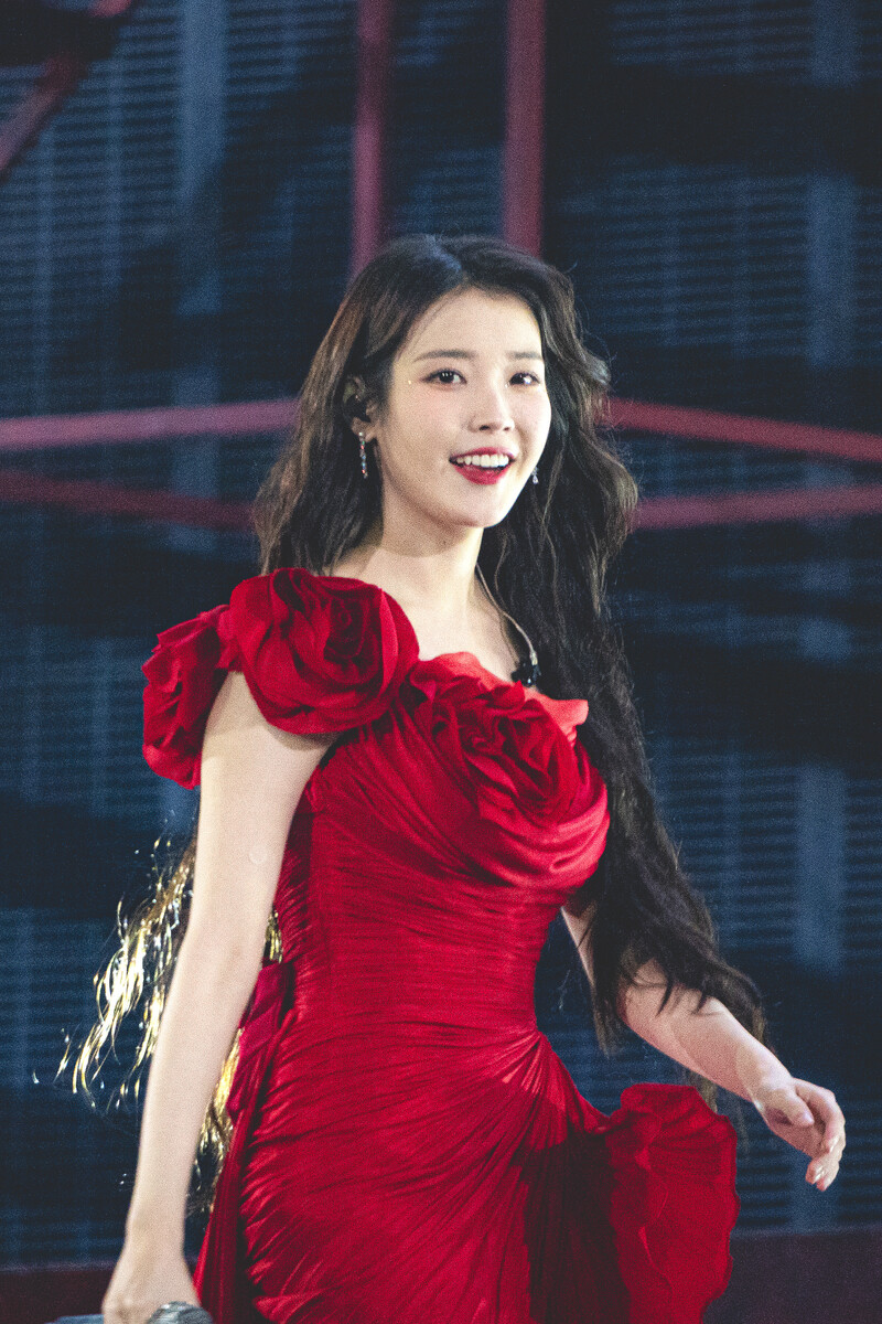 240921 IU - HEREH World Tour Concert Encore: The Winning in Seoul Day 1 documents 4