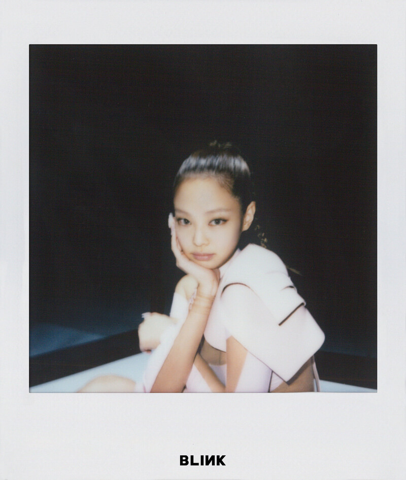 220902 BLACKPINK Weverse update - 'Pink Venom' Behind Photos (Polaroid Ver.) documents 5