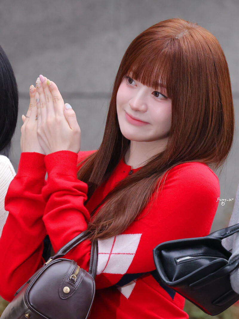 241101 STAYC Seeun at Music Bank Commute documents 2