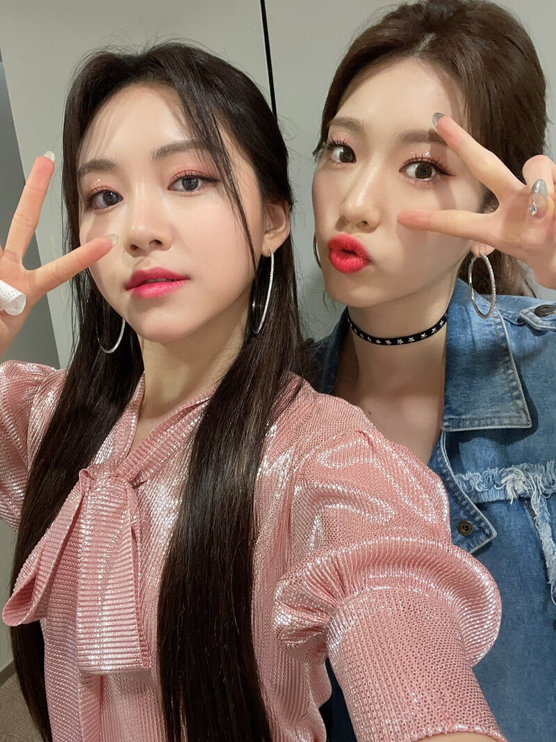 May 27, 2021 Rocket Punch Twitter Update - Dahyun & Suyun | Kpopping