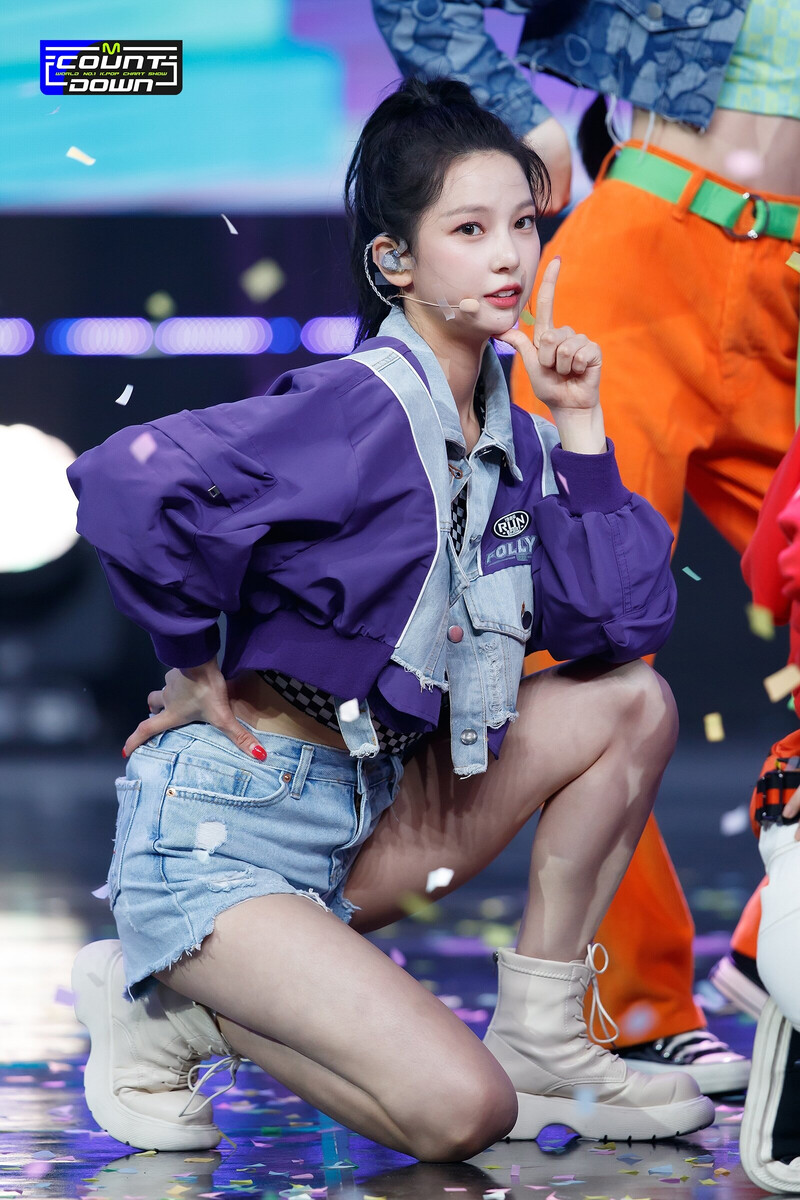 211014 Yujin - Shoot! stage on-site photos @ M! Countdown documents 3