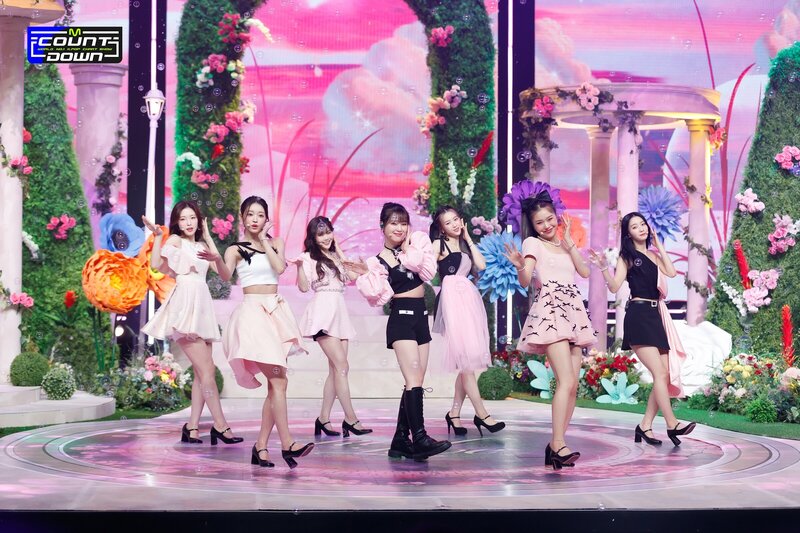 220331 OH MY GIRL - 'Real Love' at M Countdown documents 1