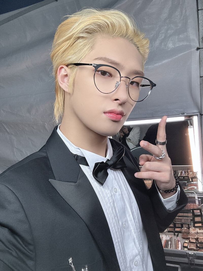 221225 ATEEZ Twitter Update - Mingi documents 2