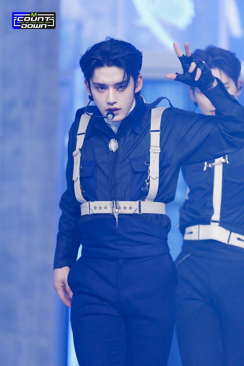 231109 ZEROBASEONE Jiwoong - "Crush" and "Melting Point" at M Countdown documents 3