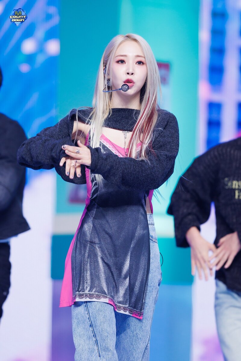 240208 Moon Byul - 'TOUCHIN&MOVIN' at M Countdown documents 7