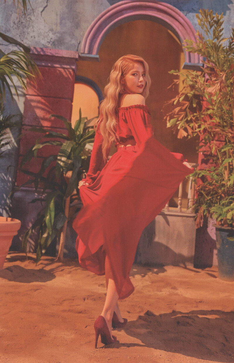 MAMAMOO 7th Mini Album 'Red Moon' [SCANS] documents 2