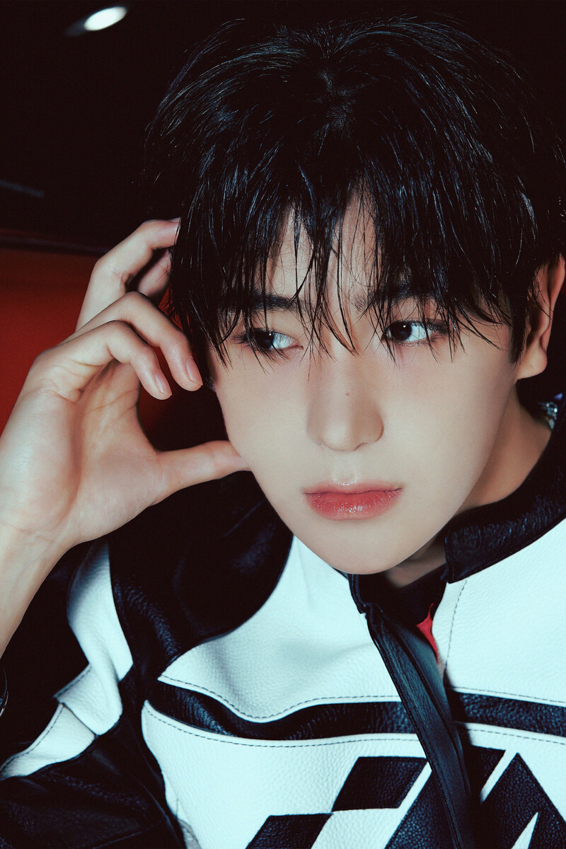 THE BOYZ 2025 SEASON'S GREETINGS [THE BOYZ THE FAST] - Concept Pictures documents 4