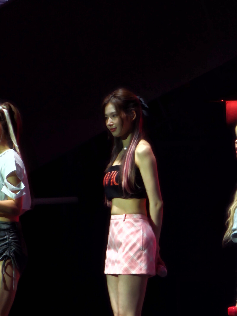 230503 TWICE Sana - ‘READY TO BE’ World Tour in Sydney Day 2 documents 25