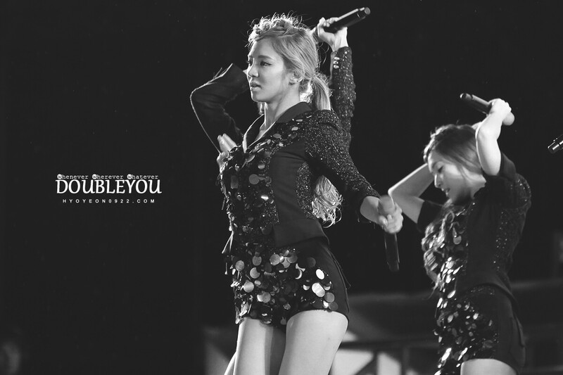 120818 Girls' Generation Hyoyeon at SMTown in Seoul documents 3