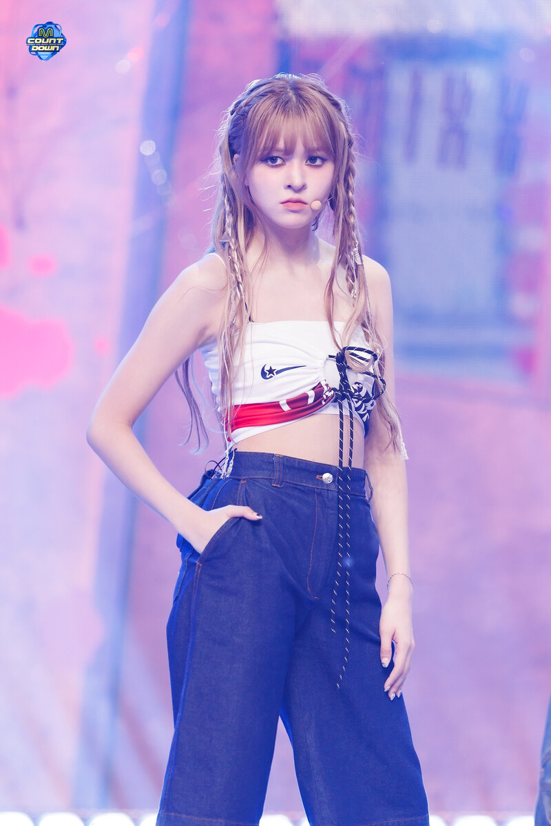 240822 NMIXX Lily - 'See that?' + 'Love is Lonely' at M Countdown documents 5