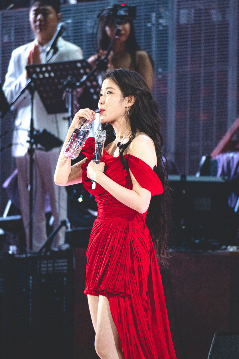 240921 IU - HEREH World Tour Concert Encore: The Winning in Seoul Day 1 documents 4