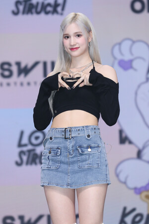 230410 Kep1er Bahiyyih - 'Lovestruck!' Press Showcase