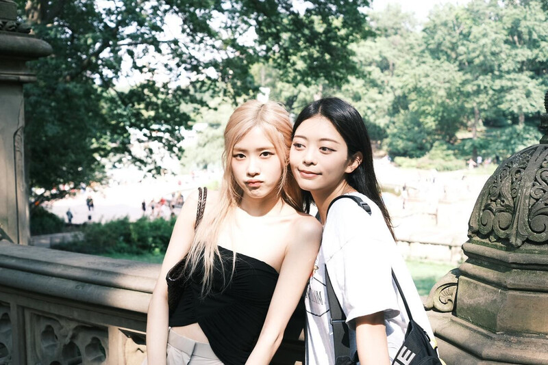 230820 - ROSÉ Instagram Update documents 9