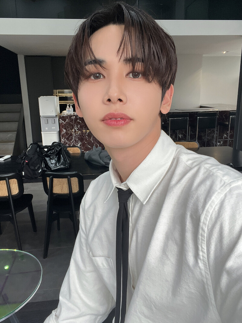 230929 - Aimers Twitter update - Seunhyun documents 2