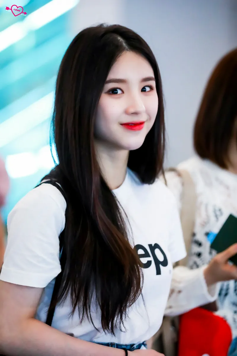 Jeon_HeeJin_com EA-r-HSVUAEPTF8  20190802.jpg