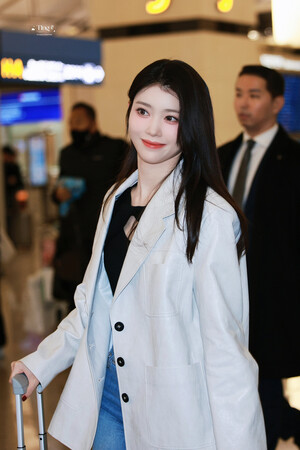 241108 Kep1er Xiaoting - Incheon Airport Departure to Japan for SUPERPOP JAPAN 2024