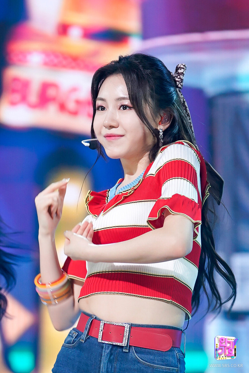 210530 Rocket Punch - 'Ring Ring' at Inkigayo documents 4