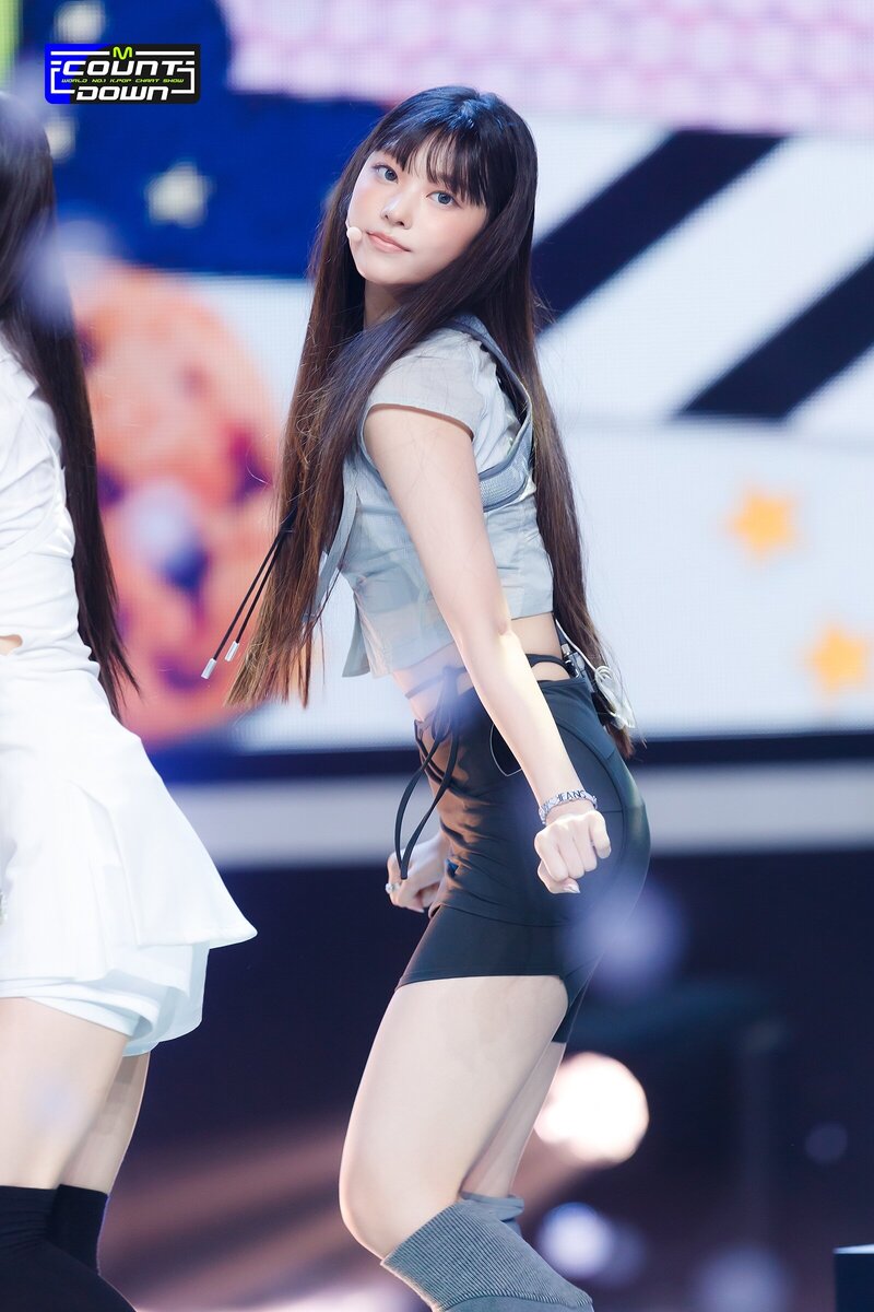 220804 NewJeans Haerin 'Cookie' at M Countdown documents 9