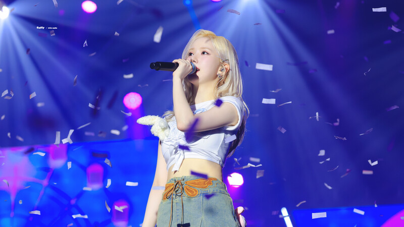 240602 VIVIZ Eunha - 1st World Tour 'V.hind : Love and Tears' in Seoul Day 2 documents 2