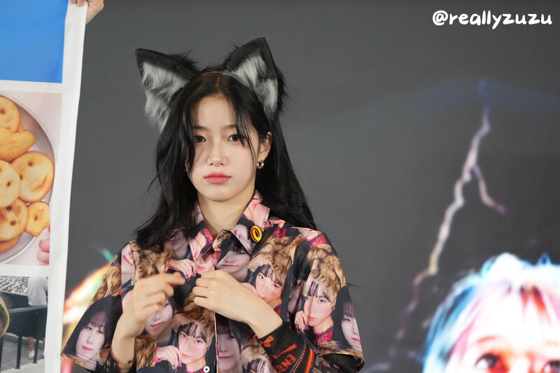 241026 LE SSERAFIM Kazuha - Yizhiyu Fansign Event documents 2